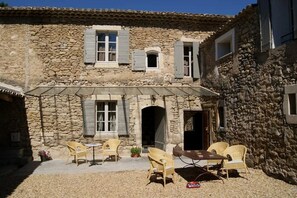 Outdoor dining - Vacation rental house with pool OPPEDE LS2-114 (Oppède)