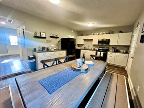 Fridge, microwave, oven, stovetop - Creekside at Grand Park (Westfield)