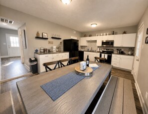 Fridge, microwave, oven, stovetop - Creekside at Grand Park (Westfield)