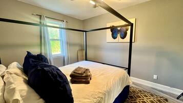 5 chambres, fer et planche à repasser, draps fournis