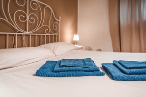 2 chambres, fer et planche à repasser, lit parapluie, Wi-Fi gratuit