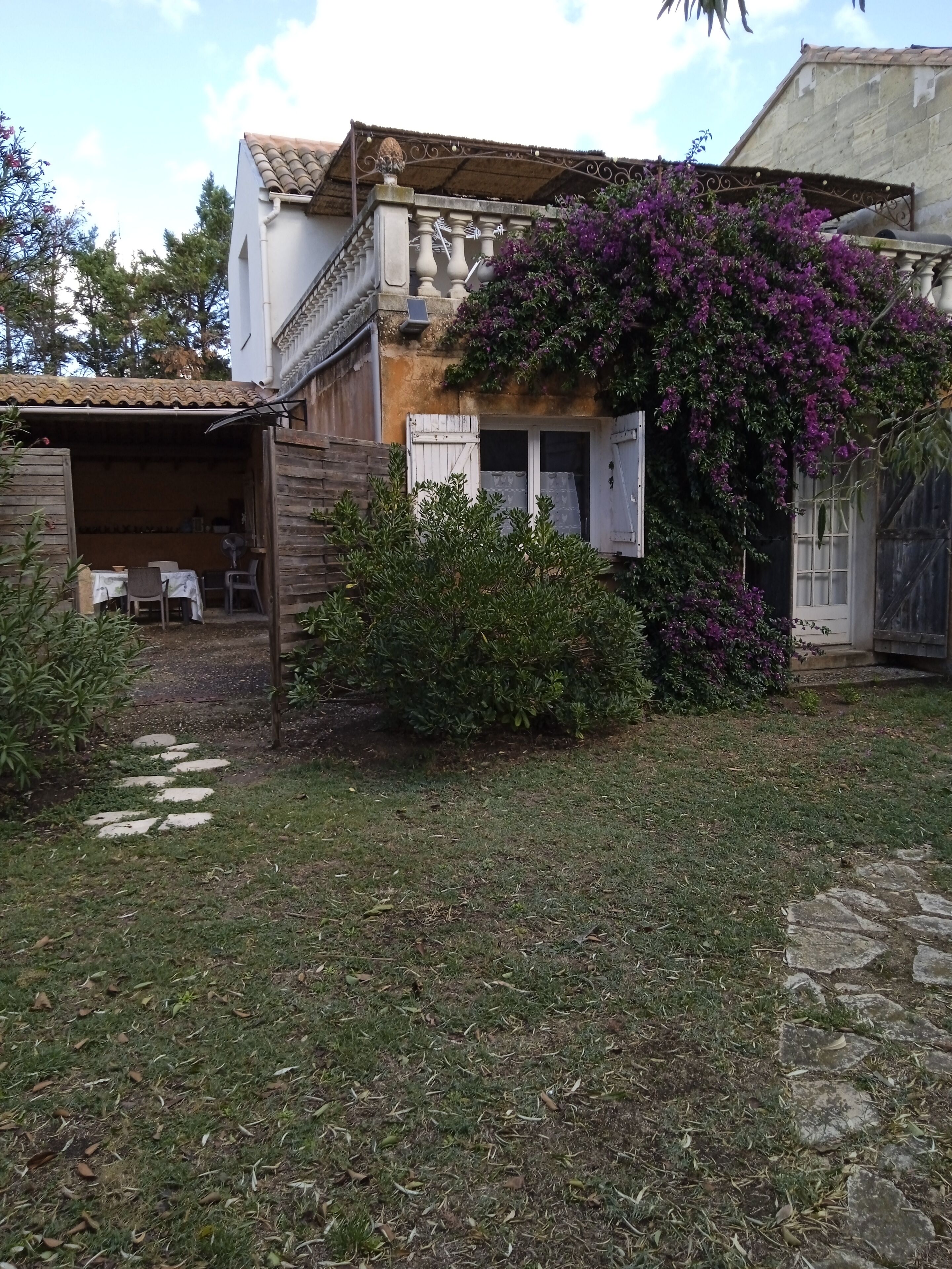 LE BOUGAINVILLIER, MAS MAURANE, TARASCON