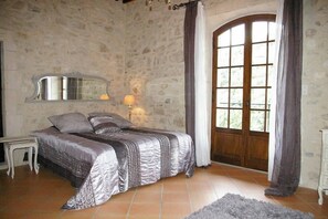 7 Schlafzimmer, Bügeleisen/Bügelbrett, Reisekinderbett, kostenloses WLAN