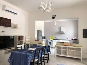 Dining - Embrace Nature's Beauty: Your Perfect Retreat Near  Santa Margherita Beach (Pula)