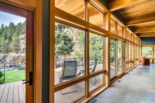 Brucke Zum River Haus A Modern Riverfront Retreat