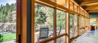 Brucke Zum River Haus A Modern Riverfront Retreat