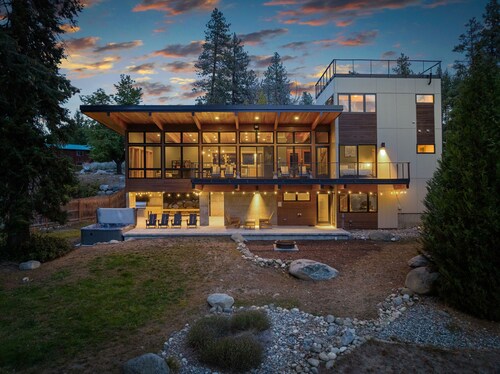 Brucke Zum River Haus A Modern Riverfront Retreat