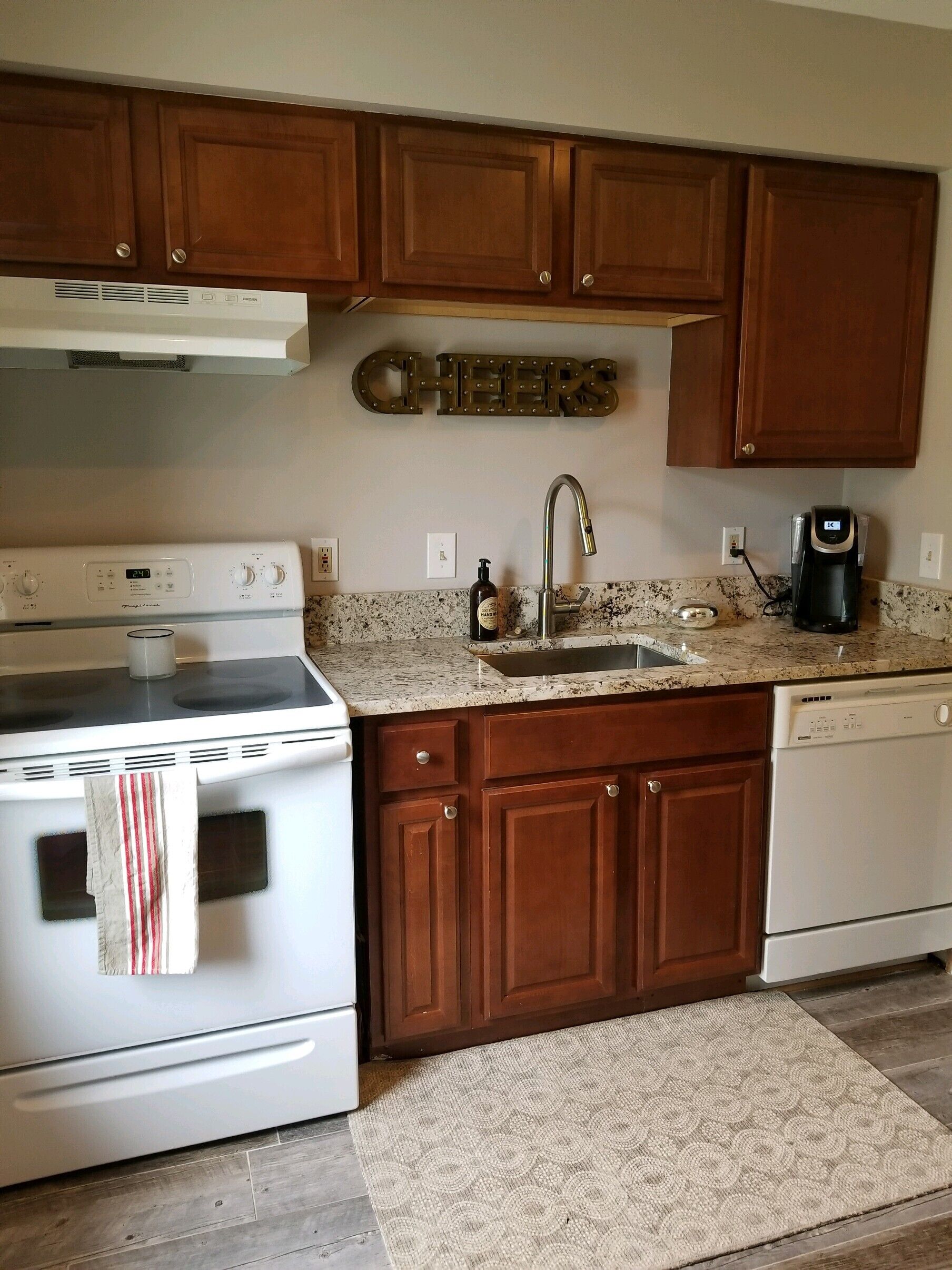 Beautiful Studio Condo with Murphy bed in Ellicottville walking distance to town