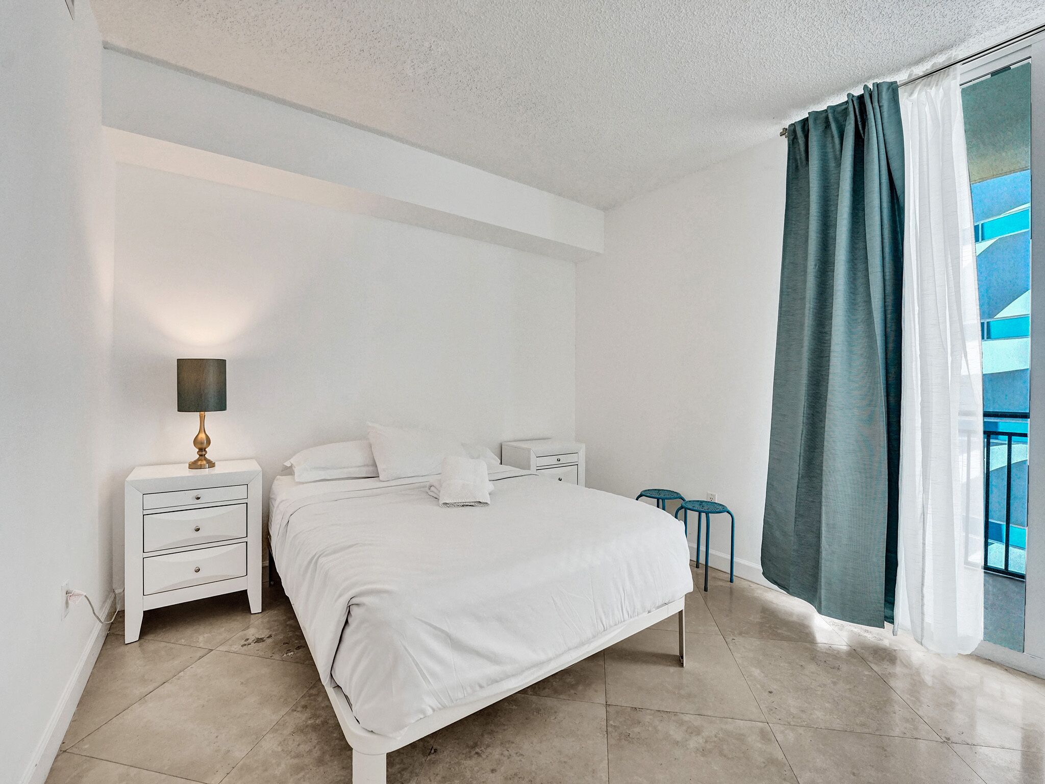 Promo Sunny Isles three bedrooms  2 baths