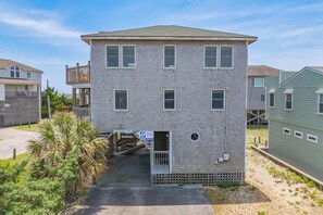 Exterior - Semi-Oceanfront Dog Friendly w/ Hot Tub, Game Room, Community Pool and Tennis (Avon)