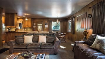 TV, fireplace, DVD player