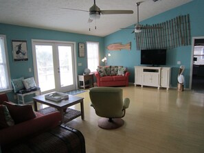 Smart TV, DVD player