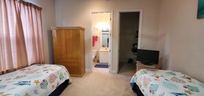 4 bedrooms, iron/ironing board, travel crib, free WiFi