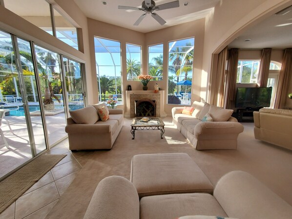 Smart TV, fireplace, DVD player, books