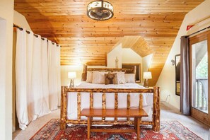 8 bedrooms, desk, iron/ironing board, travel cot - Sleeps 21! Moose Lodge Log Cabin and Chalet & Hot Tub (Anchorage)