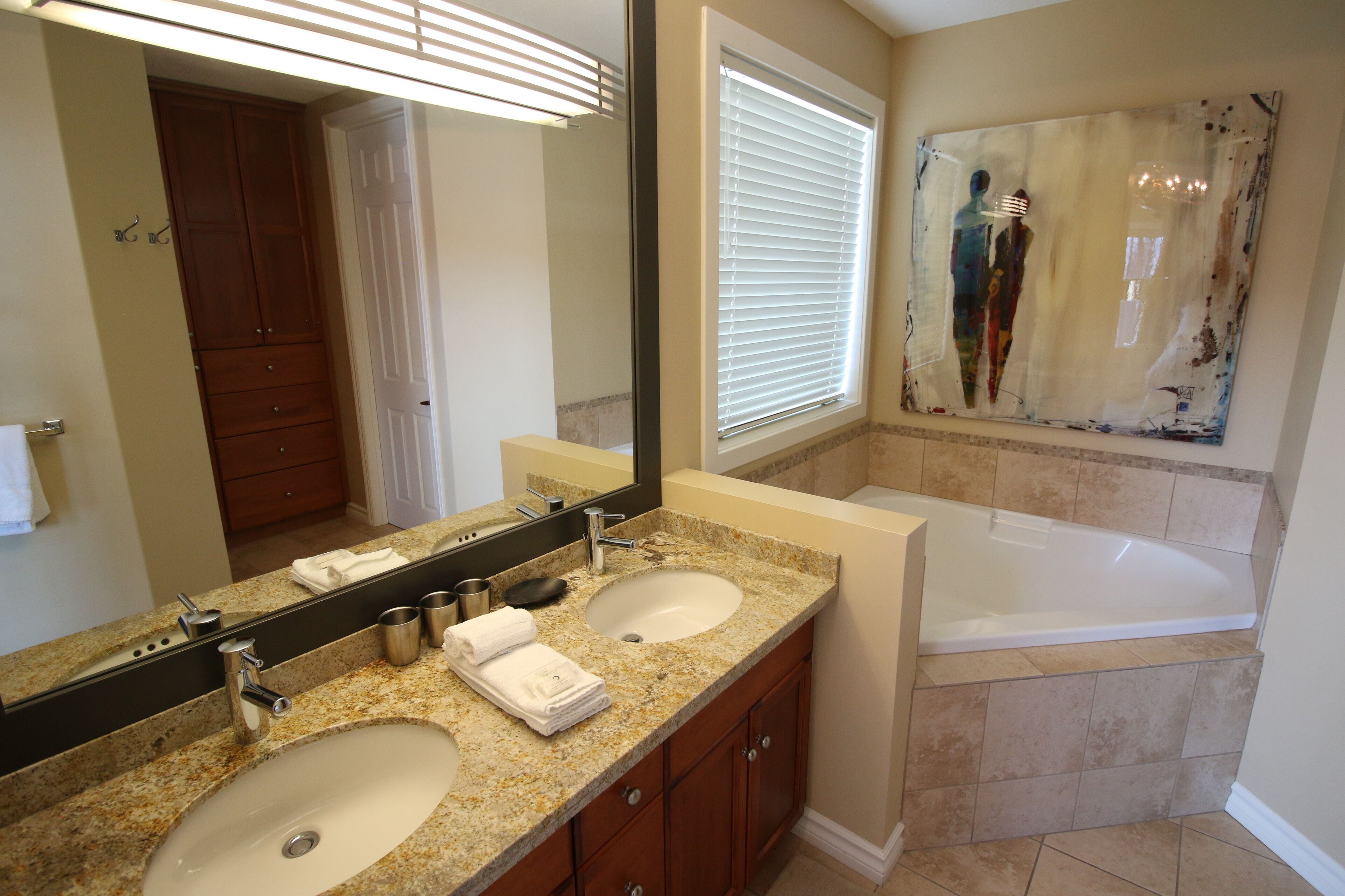 Sunset Waterfront Resort #2001 – 4BR – VIP Penthouse 1385395