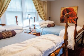 1 slaapkamer, een strijkplank/strijkijzer, beddengoed