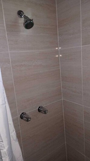 Shower, towels, toilet paper - Villa Fina in Costa Esmeralda - Paradise in PANAMA ! (Playa Costa Esmeralda)