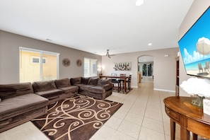 TV, fireplace - Walking Distance from Coachella and Stagecoach festivals (Indio)