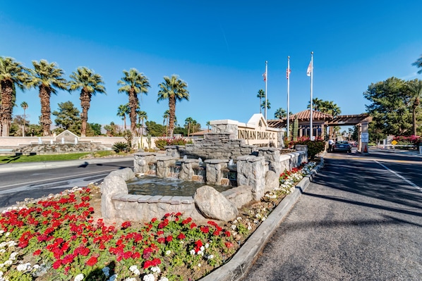 Property grounds - Walking Distance from Coachella and Stagecoach festivals (Indio)