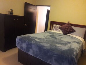 5 chambres, accès Internet, draps fournis