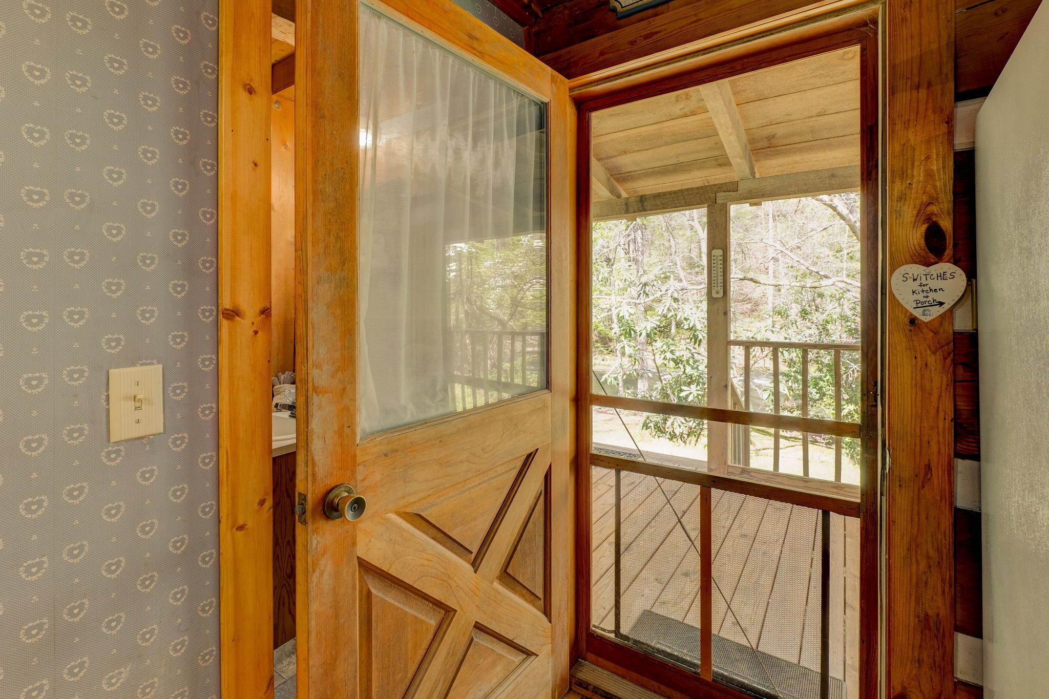 Hearts Bursting with Love ( Romantic Creekside Retreat)