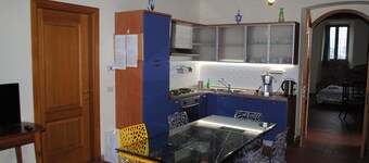 A comfortable apartment in the Tuscan countryside next to the city center.