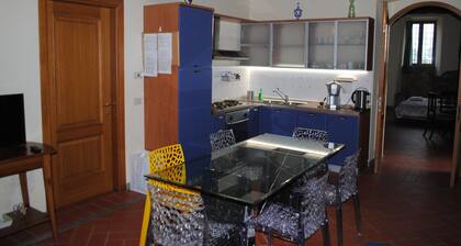 A comfortable apartment in the Tuscan countryside next to the city center.