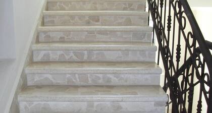 Sunny furnished condo in S. D., D.R., sleeps up to 5 (3 Beds), 3 1/2 BA, Gazcue