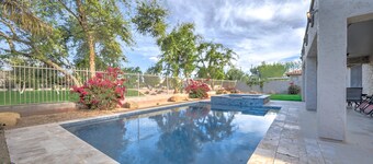 Fantastic Gilbert Location with Lovely HEATED/CHILLED Pool and Spa on Greenbelt!