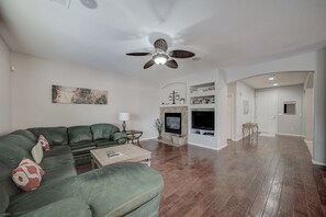 Een televisie en een dvd-speler