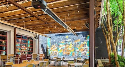 Nueva casa de 7 habitaciones en Atlanta con sala de juegos