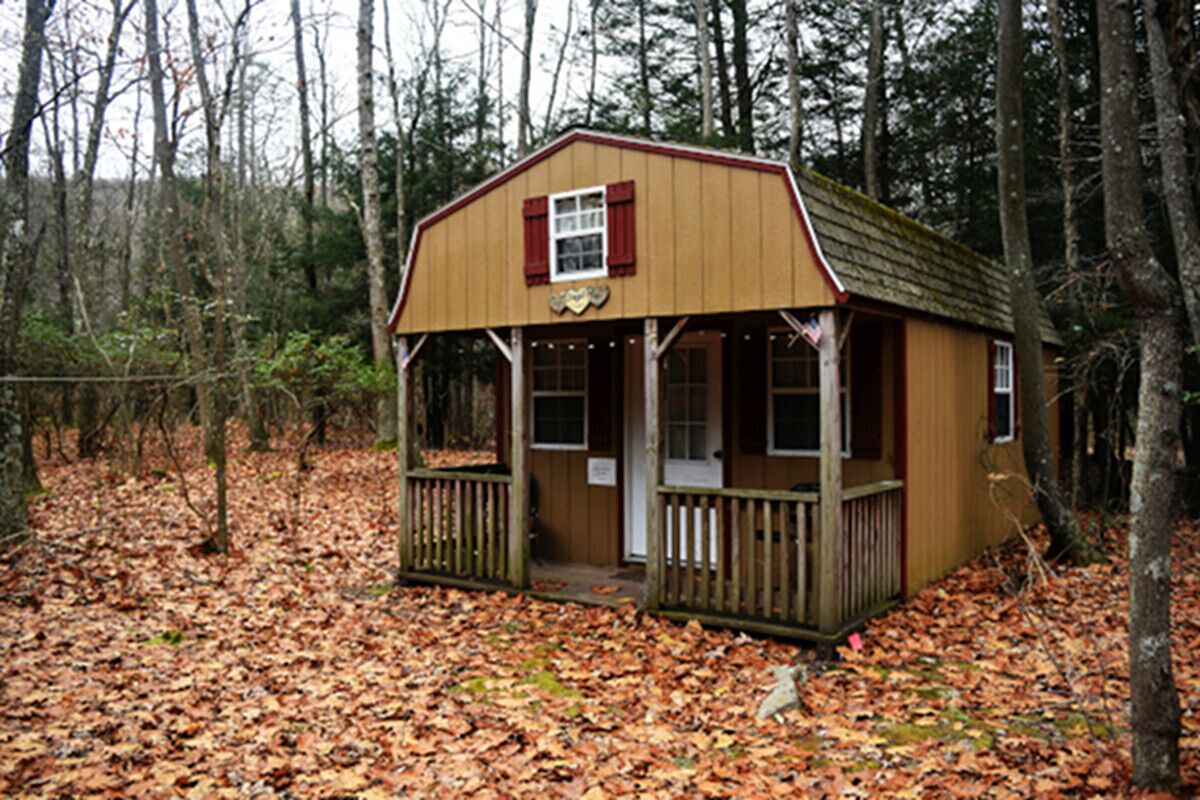 Private, Rustic Cabin Situated Near Hiking, Abrams Creek and Beautiful Scenery