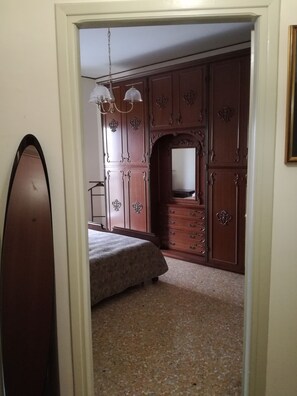 1 bedroom, iron/ironing board, bed sheets