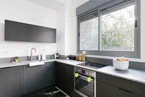 Mikrowelle, Ofen, Herdplatte, Geschirrspüler