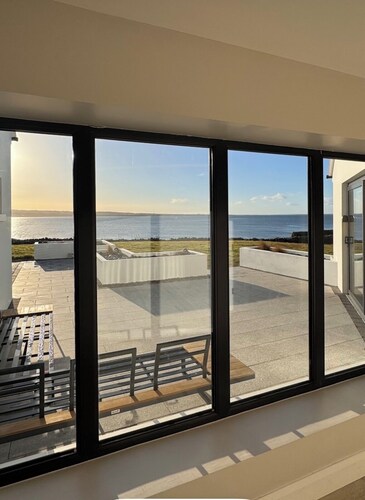 Spectacular ocean views, minutes from the Cliffs of Moher & Lahinch Beach