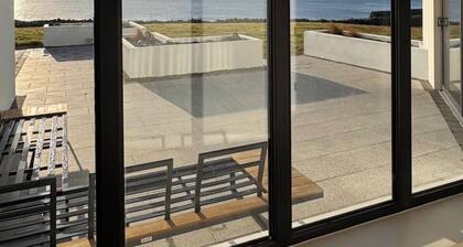 Spectacular ocean views, minutes from the Cliffs of Moher & Lahinch Beach