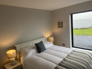 3 bedrooms, iron/ironing board, travel crib, free WiFi