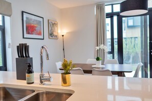 Executive House, 3 Bedrooms | Private kitchen | Fridge, microwave, stovetop, dishwasher