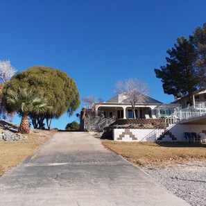 Exterior - WATERFRONT,PRIVATE BOAT RAMP,SANDY BEACH ,GATED COMMUNITY,  3.5 bedrooms, 2 bath (Mohave Valley)