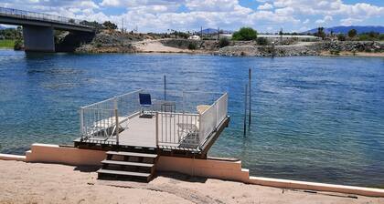 PRIVATE BOOT RAMP ** SANDY BEACH ** GATED COMMUNITY