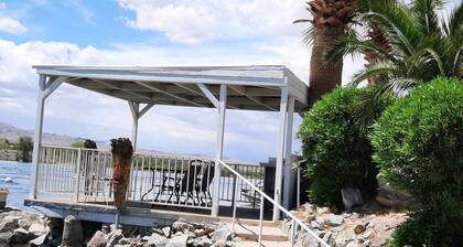 WATERFRONT,PRIVATE BOAT RAMP,SANDY BEACH ,GATED COMMUNITY, 3.5 bedrooms, 2 bath