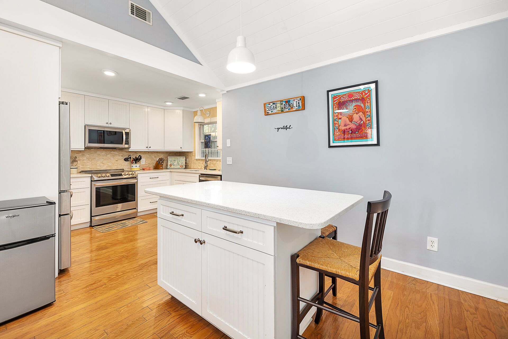 3BR, 3BA Cottage, Walk to Pier Village + Park, Pet Friendly, Sleeps 8!