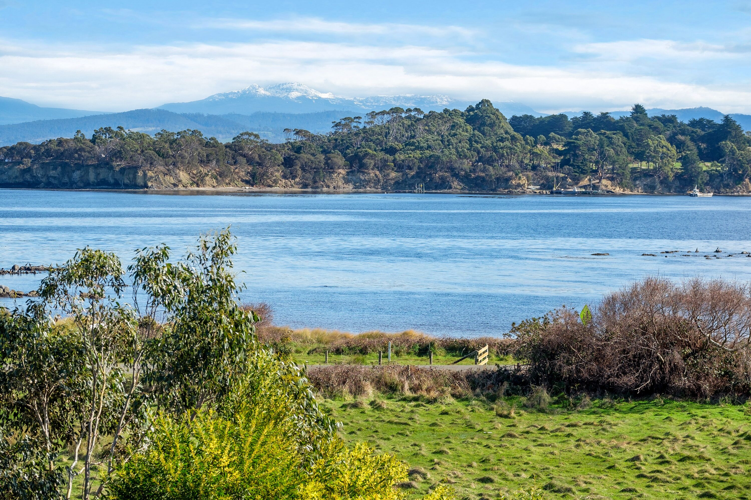 Sunset Bay Escape- A spectacular place to unwind with a loved one or friends — image 25