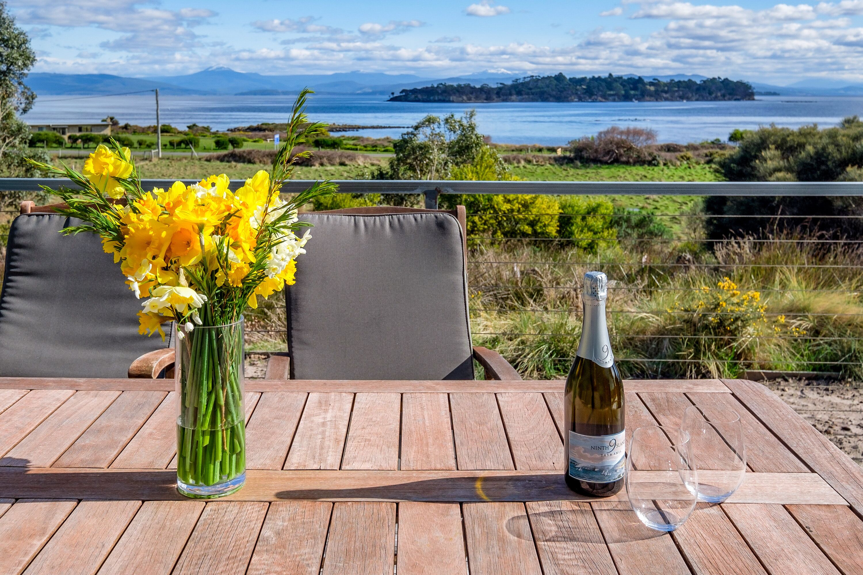 Sunset Bay Escape- A spectacular place to unwind with a loved one or friends — image 9
