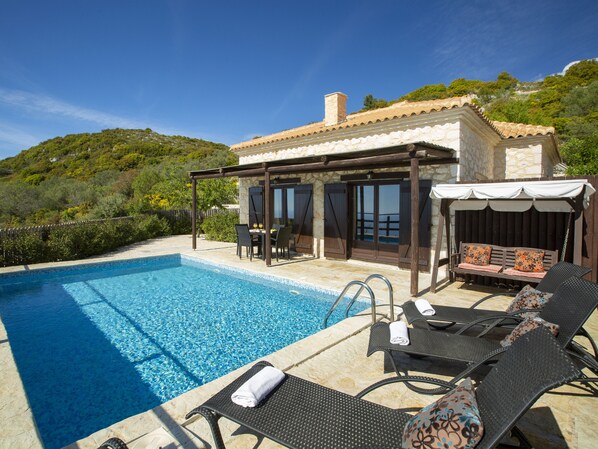 Pool - Cosy Villa Ersi deal for couples and families,with private pool & sea view (Lefkada)