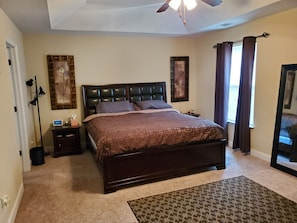 3 bedrooms, iron/ironing board, WiFi, bed sheets