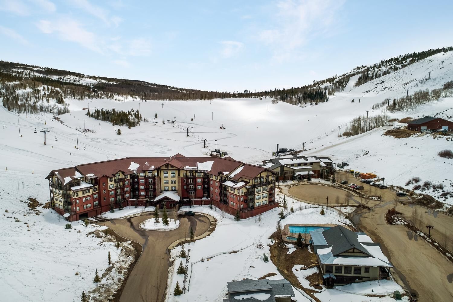 COZY SKI IN SKI OUT COLORADO CONDO