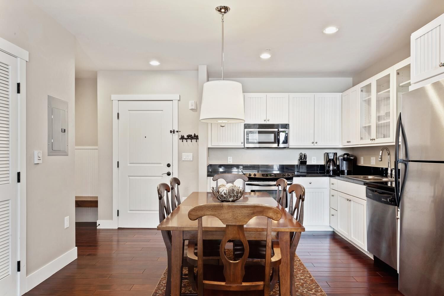 COZY SKI IN SKI OUT COLORADO CONDO