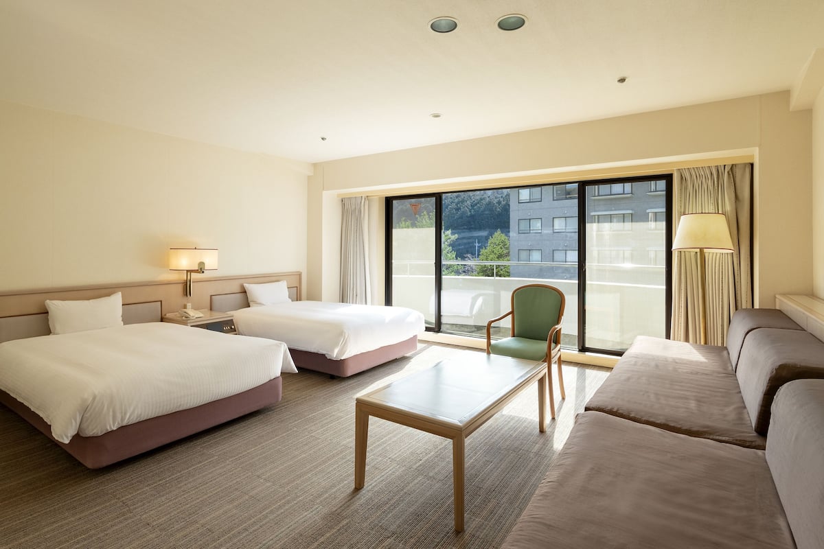 1 bedroom, desk, laptop workspace, blackout curtains